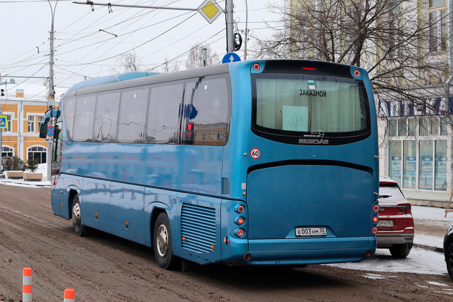 Obwód wołogodzki, Neoplan P21 N2216SHD Tourliner Nr Е 003 НМ 35