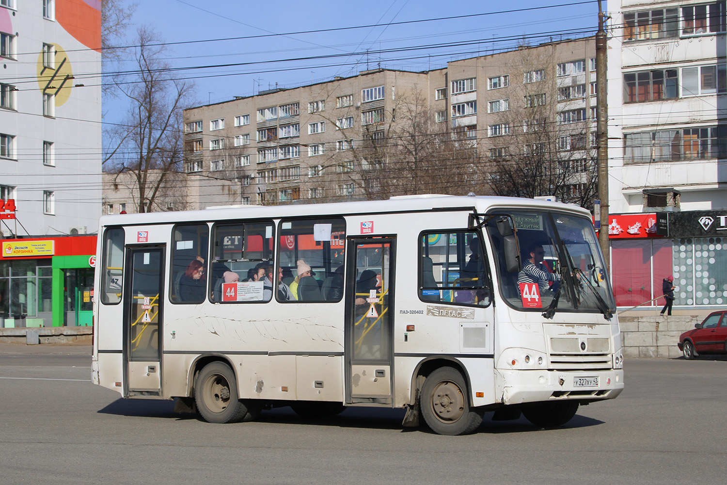 Кировская область, ПАЗ-320402-04 № У 327 ХУ 43