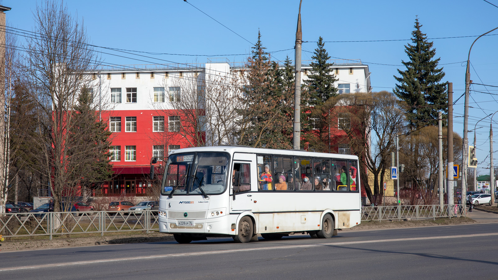 Yaroslavl region, PAZ-320412-04 "Vector" Nr. В 228 ОР 76