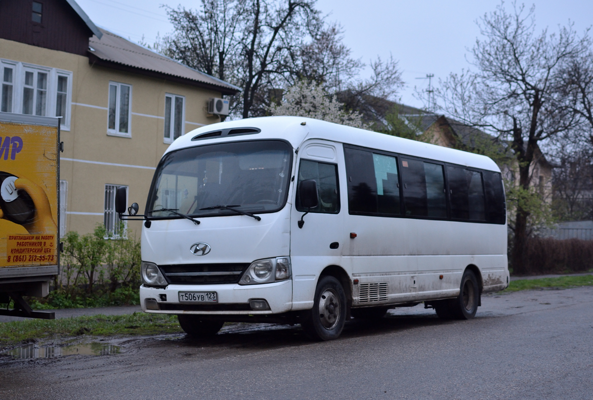 Краснодарский край, Hyundai County Kuzbass № Т 506 УВ 123