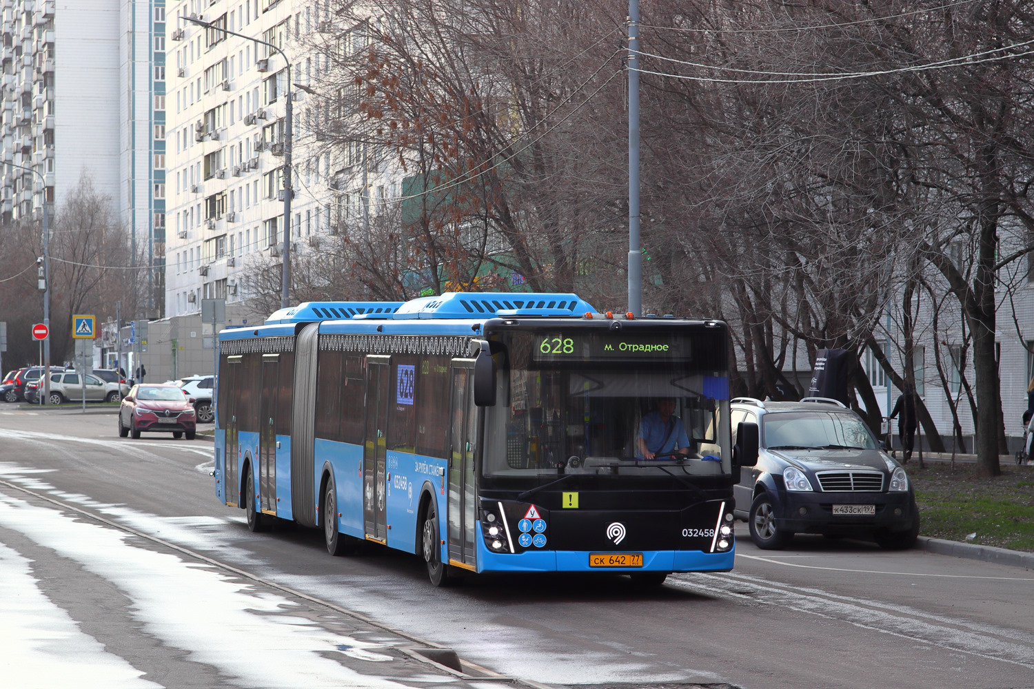 Moskva, LiAZ-6213.65 č. 032458