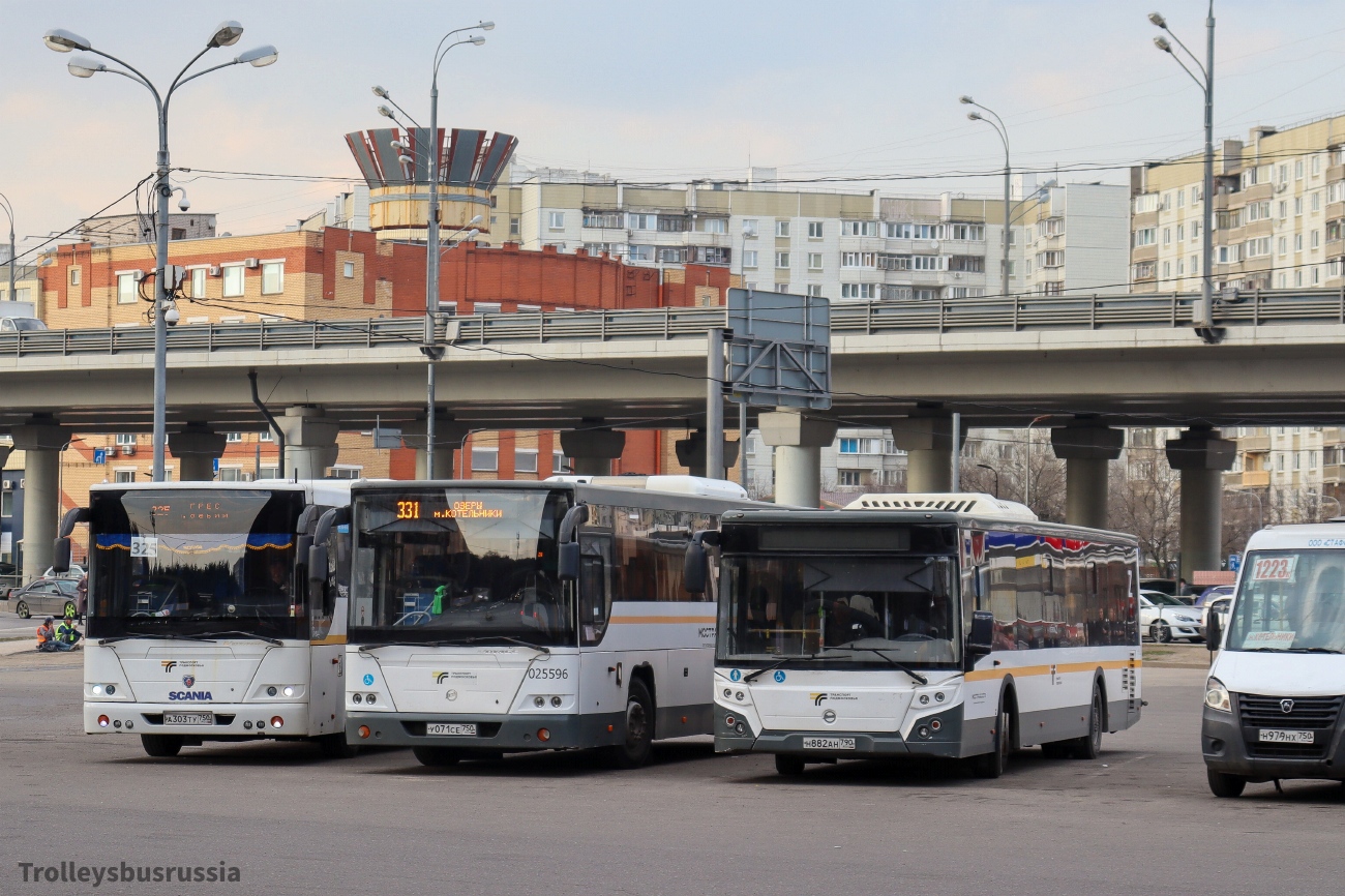 Moscow region, GolAZ-525110-11 "Voyage" # 046737; Moscow region, LiAZ-5250 # 025596; Moscow region, LiAZ-5292.65-03 # 027682; Moscow region, GAZ-A64R42 Next # Н 979 НХ 750