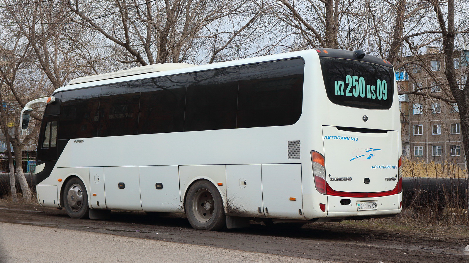 Карагандзінская вобласць, Yutong ZK6858H9 № 250 AS 09