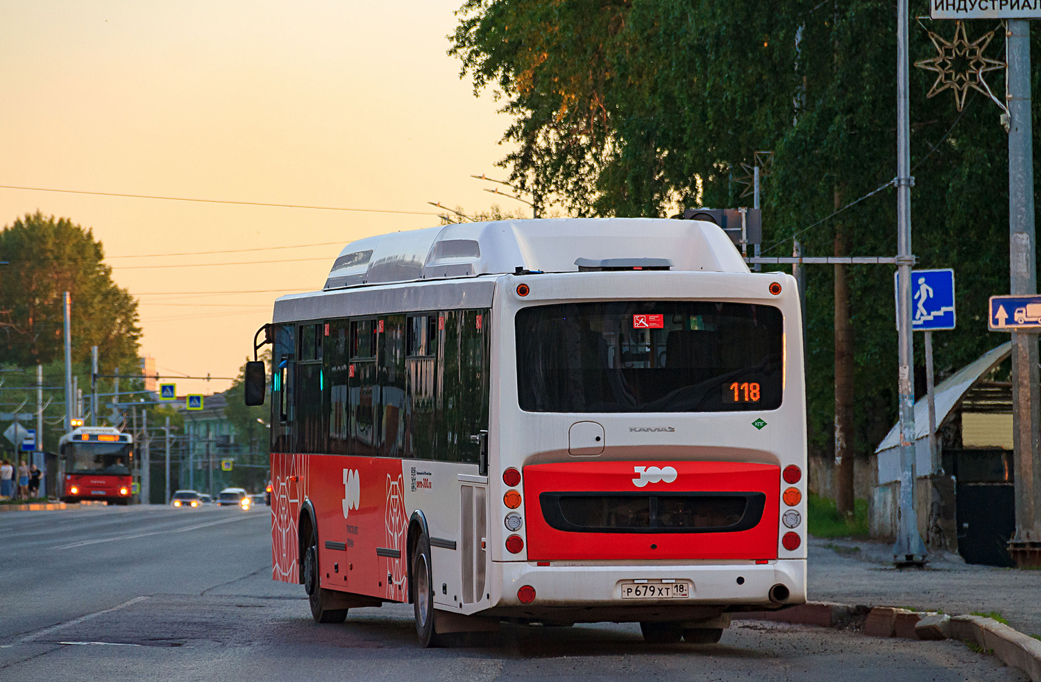 Perm region, NefAZ-5299-11-56 č. Р 679 ХТ 18