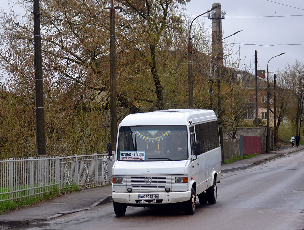 Волынская область, Mercedes-Benz T2 611D № AC 9033 HA