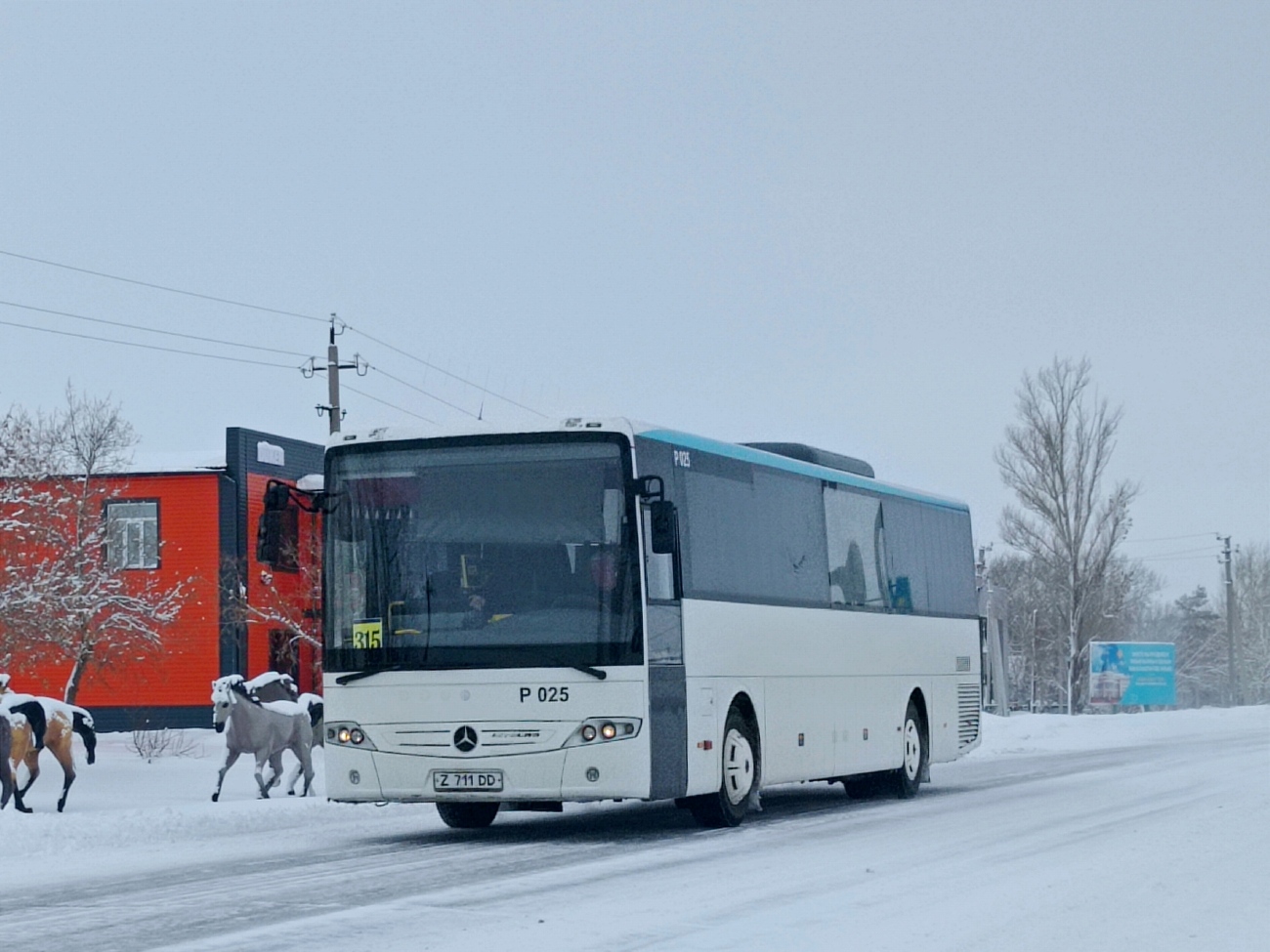 Астана, Mercedes-Benz Intouro II № P025