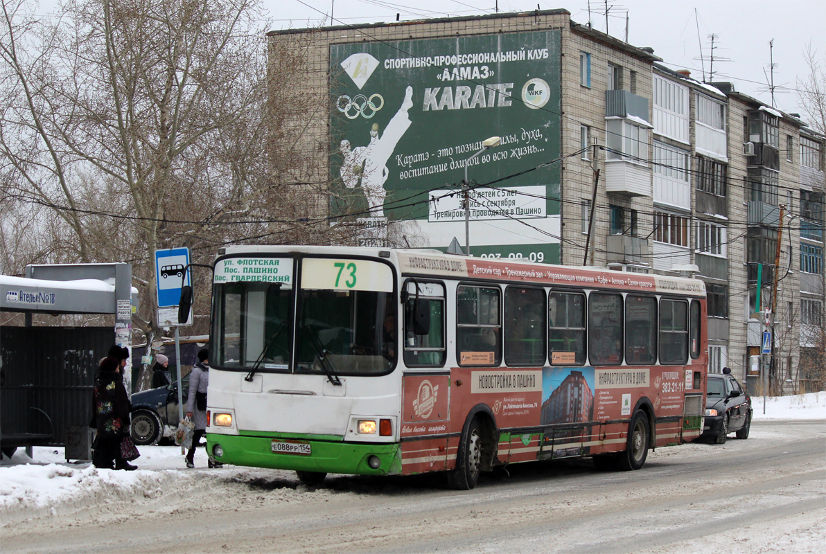 Новосибирская область, ЛиАЗ-5256.35 № Е 088 РР 154