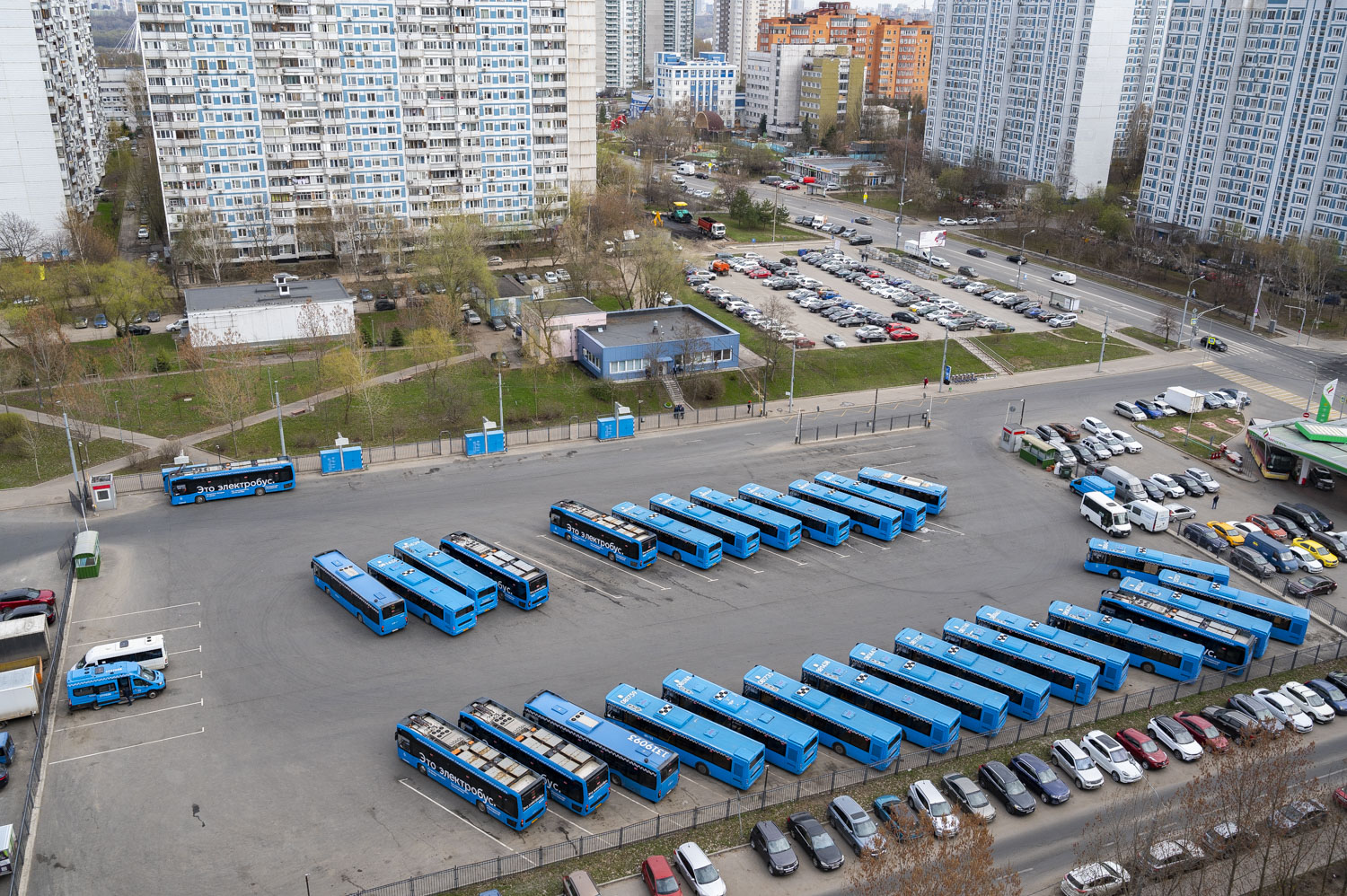 Moscow, Nizhegorodets-222708 (Ford Transit FBD) # 1777038; Moscow, KAMAZ-6282 # 410409; Moscow, KAMAZ-6282 # 410404; Moscow, NefAZ-5299-40-52 # 1321062; Moscow, KAMAZ-6282 # 410427; Moscow — Bus stations