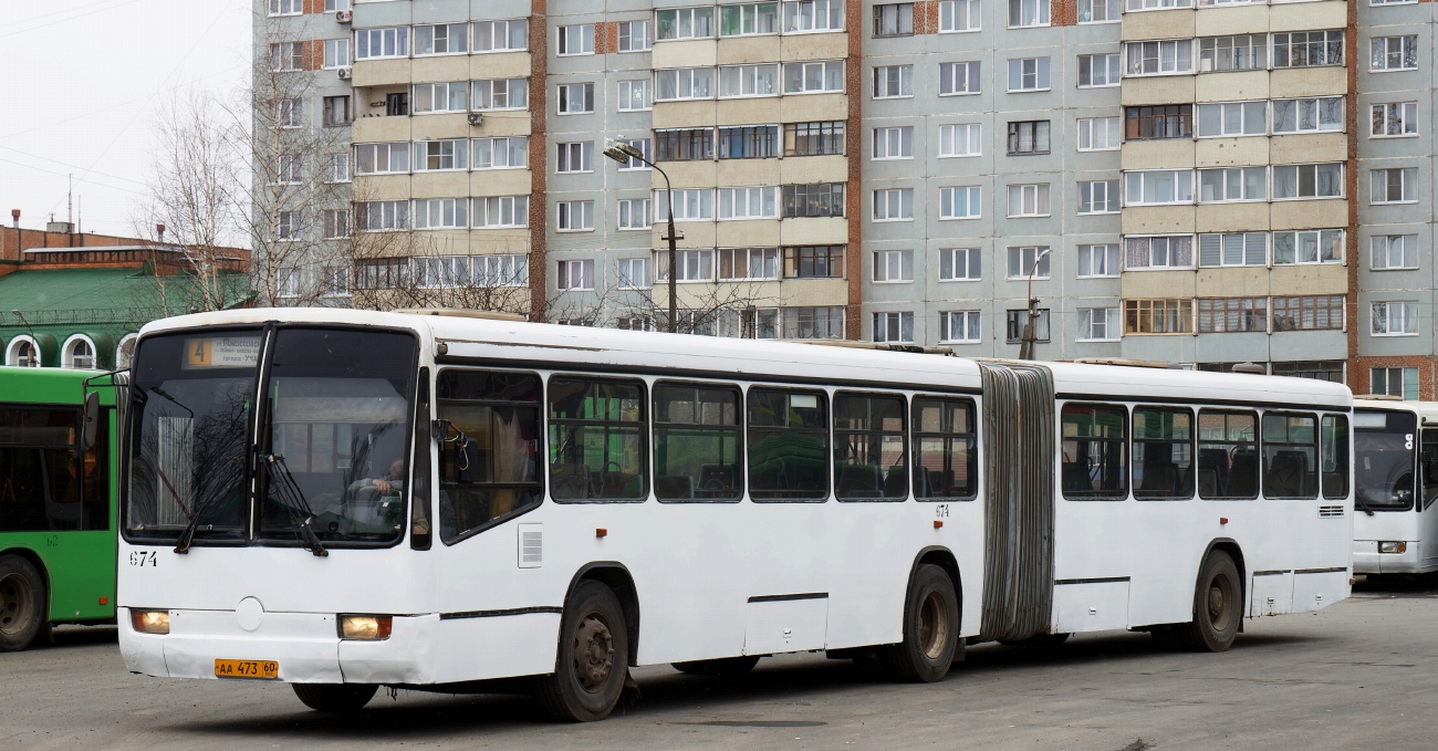 Pskovská oblast, Mercedes-Benz O345G č. 674