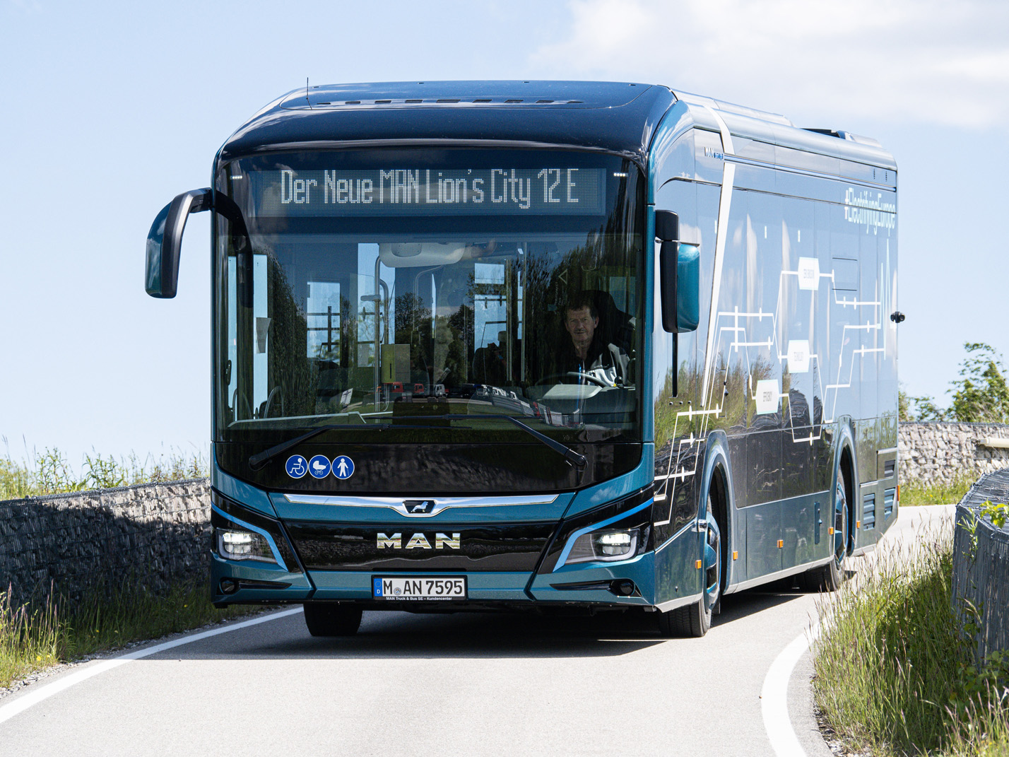 Бавария, MAN 12C Lion's City 12 E NL367 № M-AN 7595