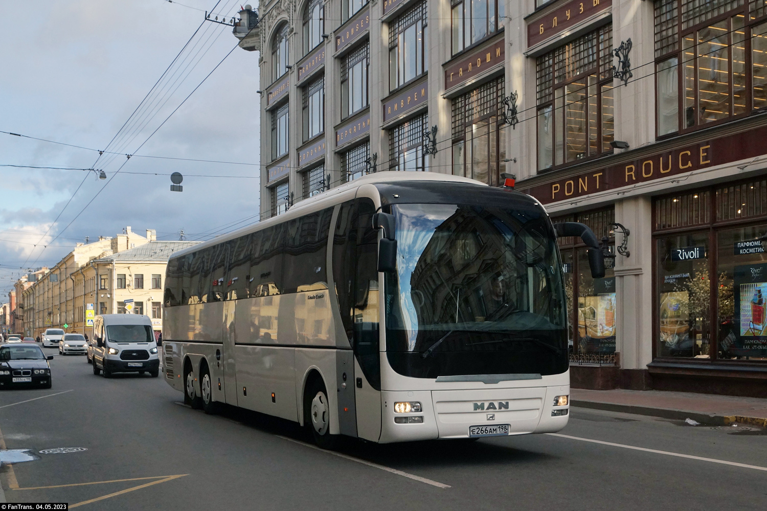 Sankt Petersburg, MAN R08 Lion's Coach L RHC444 L Nr. Е 266 АМ 198