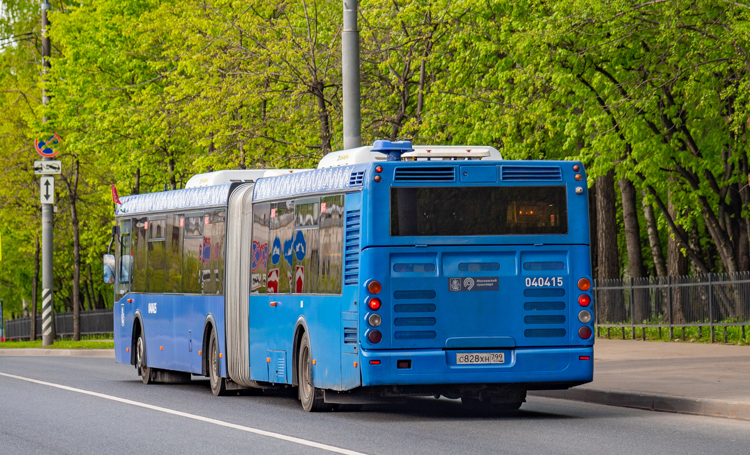 Москва, ЛиАЗ-6213.22 № 040415