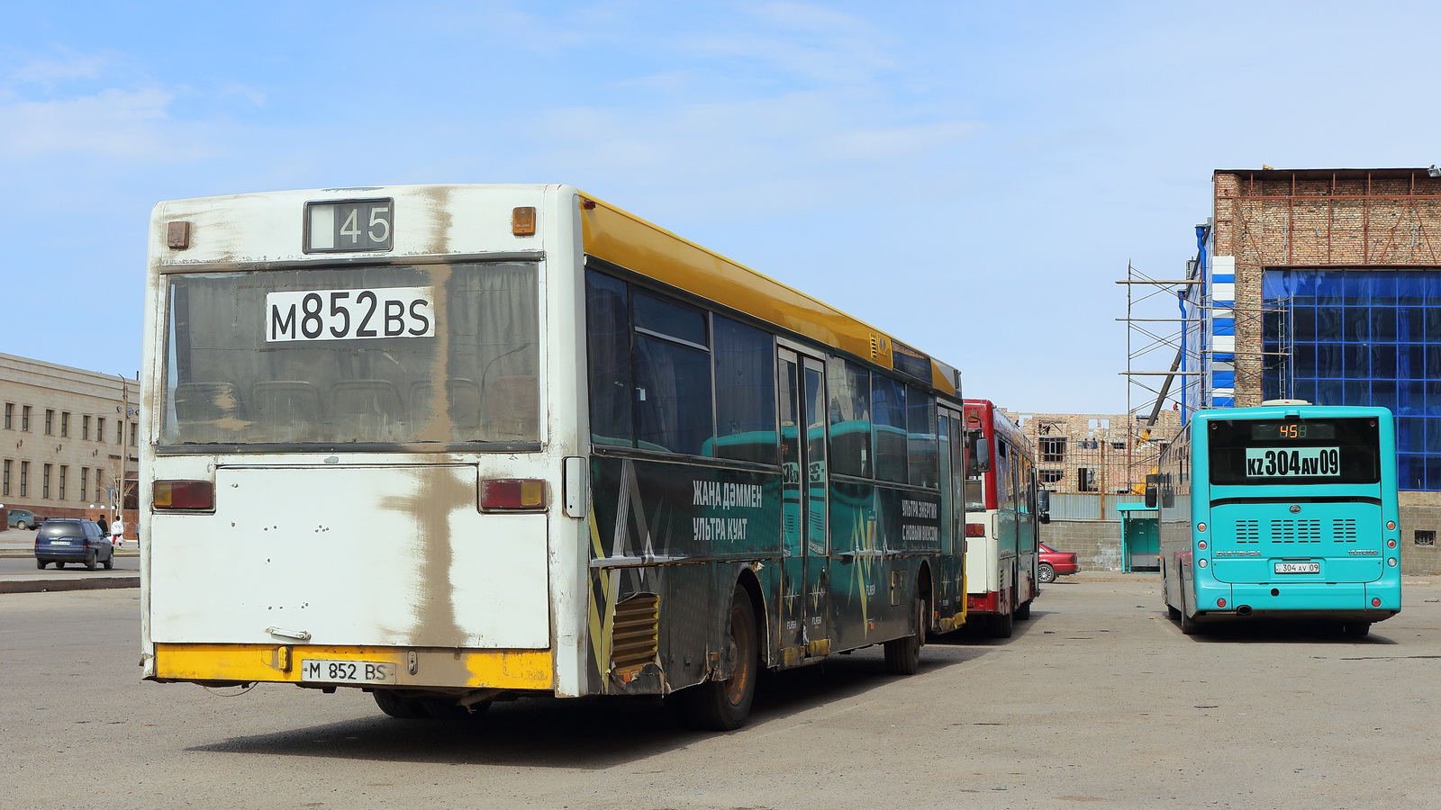 Karagandy province, Mercedes-Benz O405 Nr. M 852 BS; Karagandy province, Yutong ZK6118HGA (QazTehna) Nr. 304 AV 09