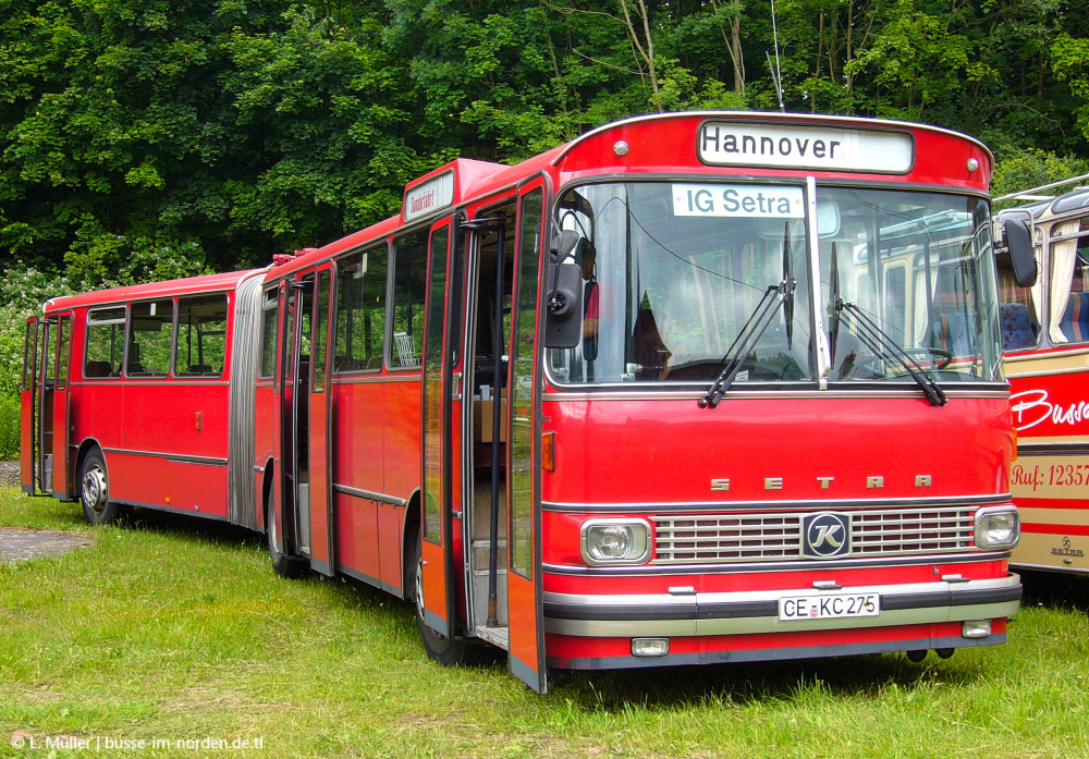 Niedersachsen, Setra SG180S Nr. 275; Niedersachsen — Bustreffen Wehmingen Hannoversches Straßenbahnmuseum 17.06.2012