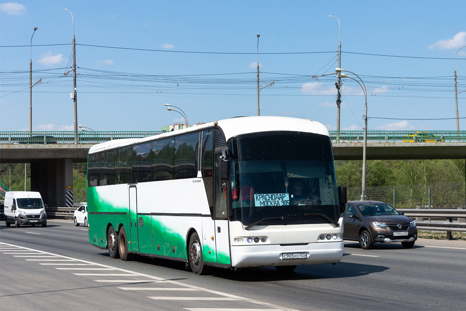Краснодарский край, Neoplan N316/3SHDL Euroliner № С 905 ХО 123