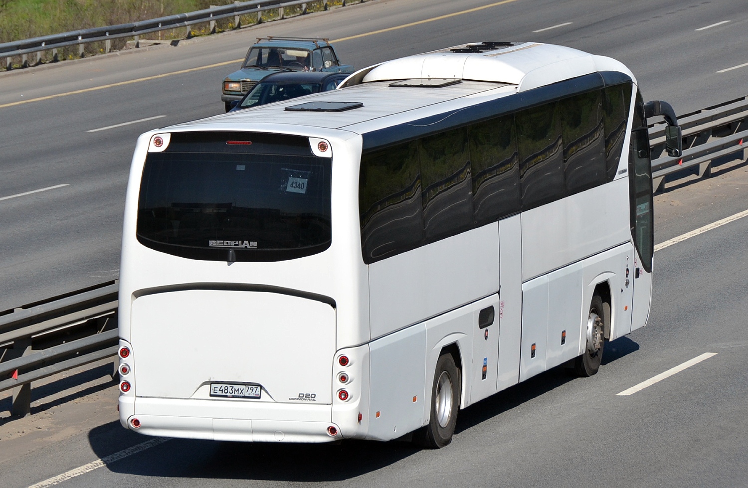 Ростовская область, Neoplan P21 N2216SHD Tourliner SHD № Е 483 МХ 797