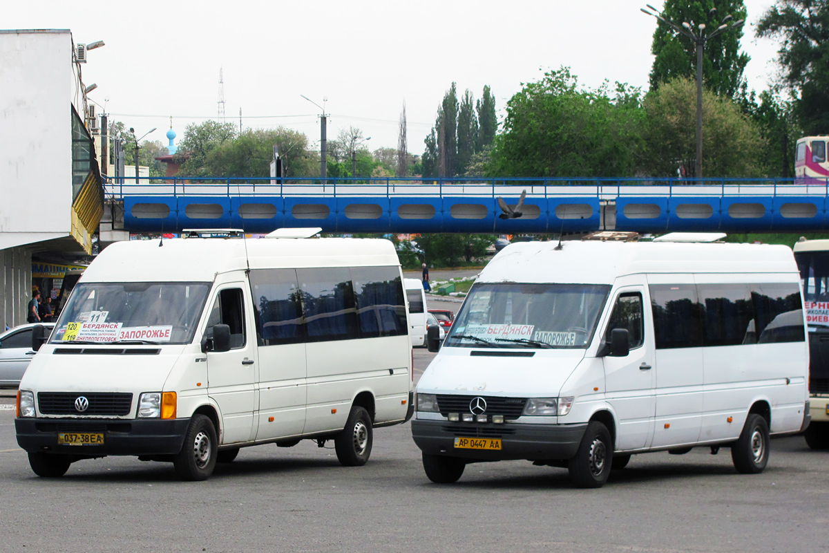 Donetsk region, Volkswagen LT35 Nr. 037-38 ЕА; Zaporozhye region, Mercedes-Benz Sprinter W903 308D Nr. AP 0447 AA