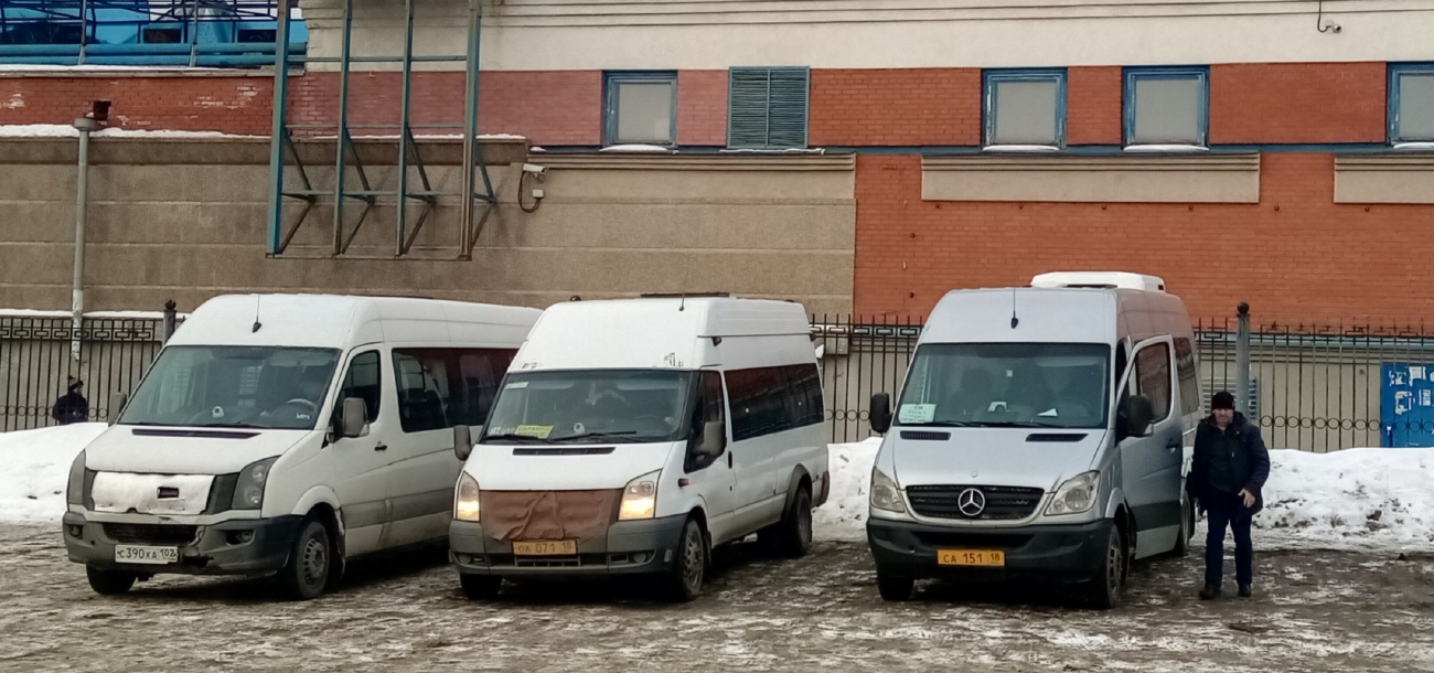 Удмуртия, Ford Transit [RUS] (Z6F.ESF.) № ОА 071 18; Удмуртия, Луидор-223602 (MB Sprinter) № СА 151 18