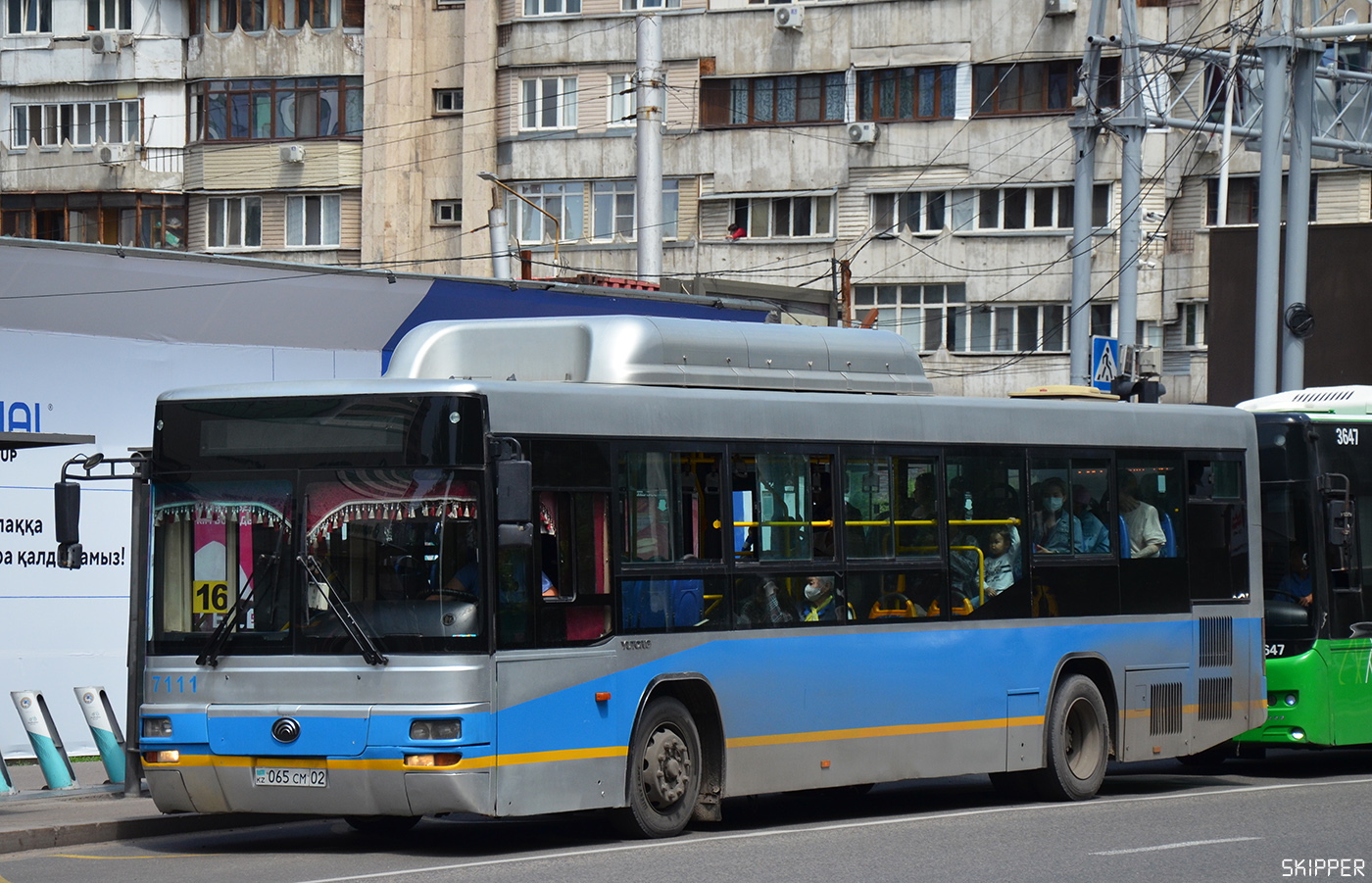 Алматы, Yutong ZK6118HGA № 7111