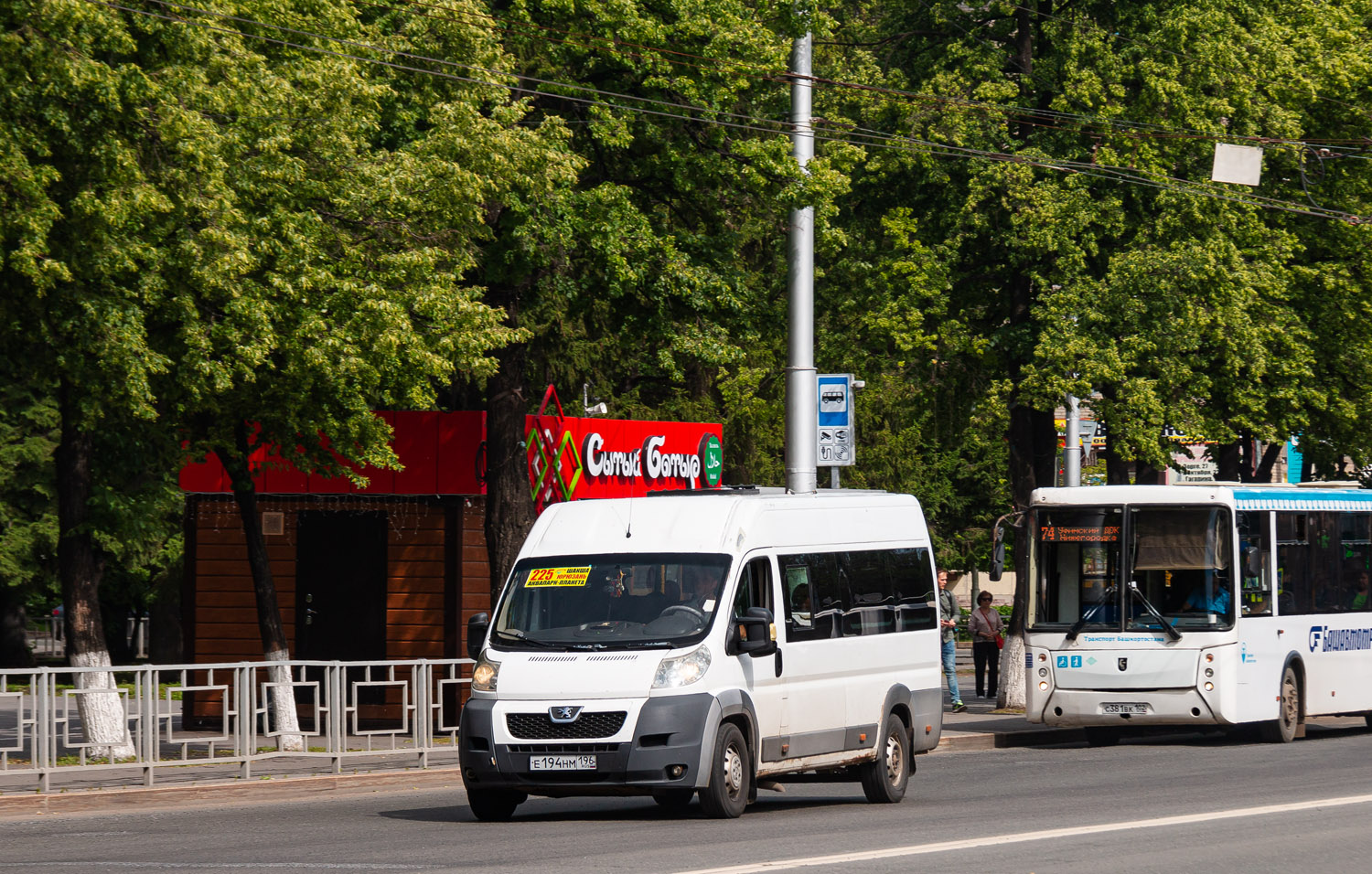 Башкортостан, Нижегородец-2227SK (Peugeot Boxer) № Е 194 НМ 196