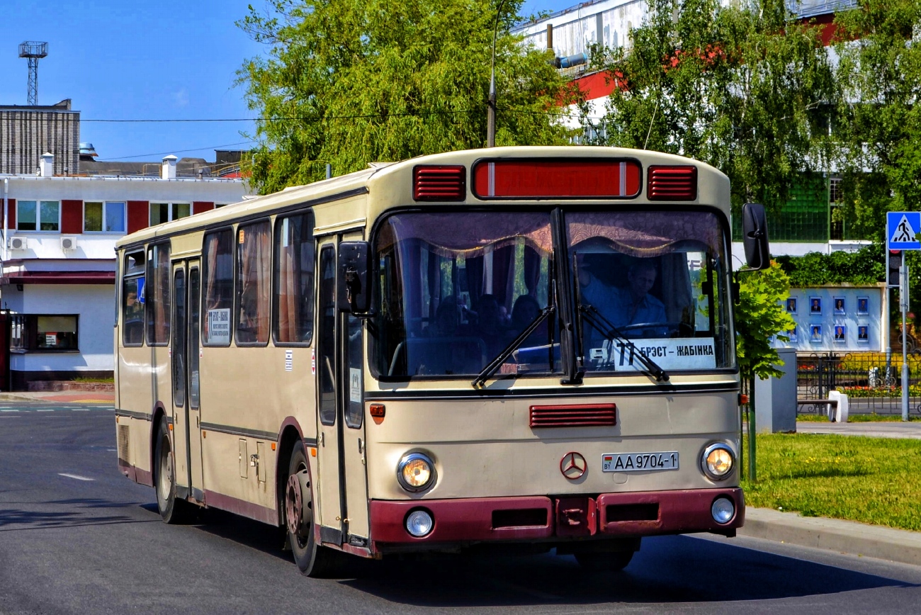 Breszt és környéke, Mercedes-Benz O305 sz.: 590