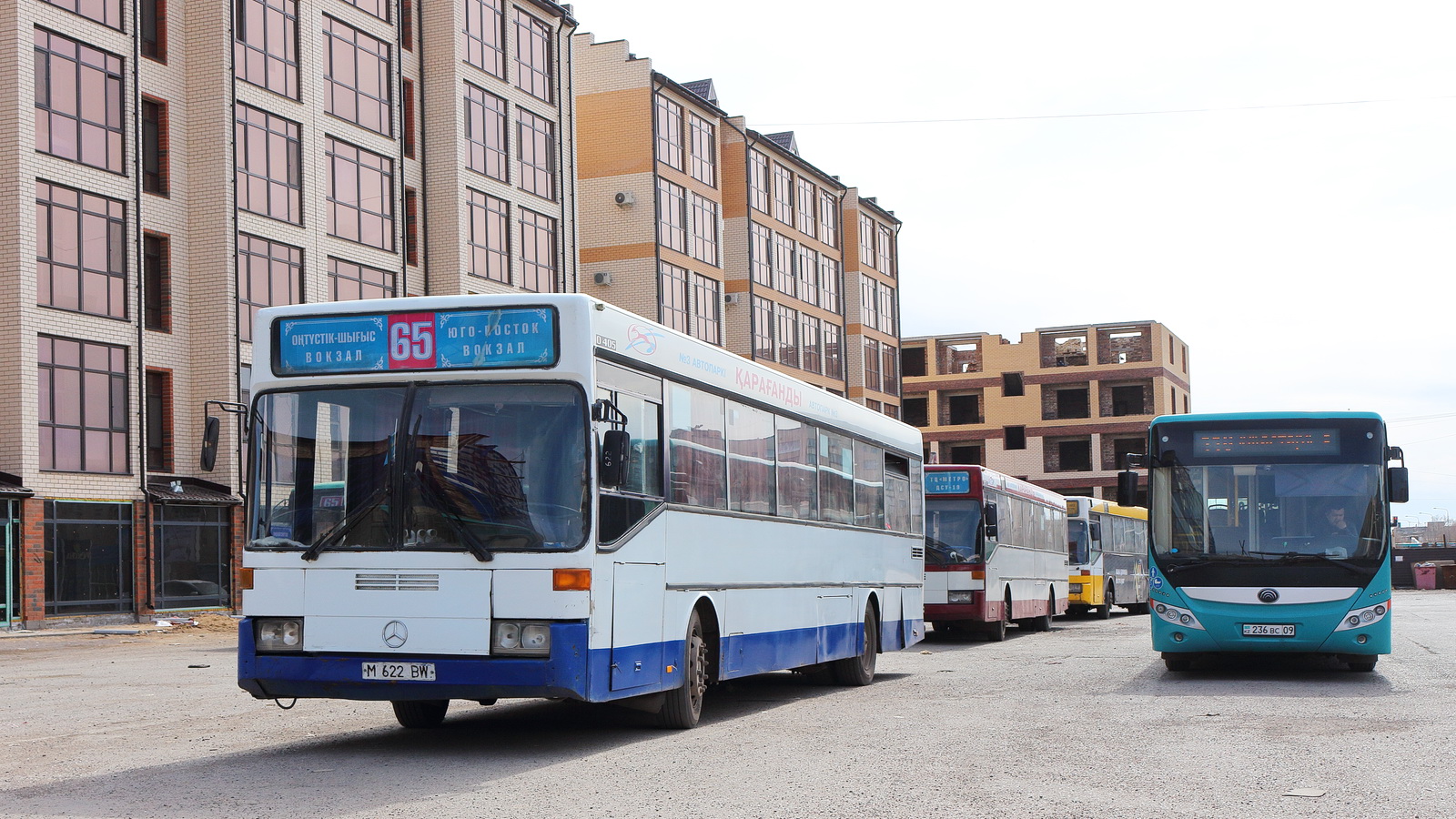 Karagandy province, Mercedes-Benz O405 # M 622 BW; Karagandy province, Yutong ZK6118HGA # 236 BC 09