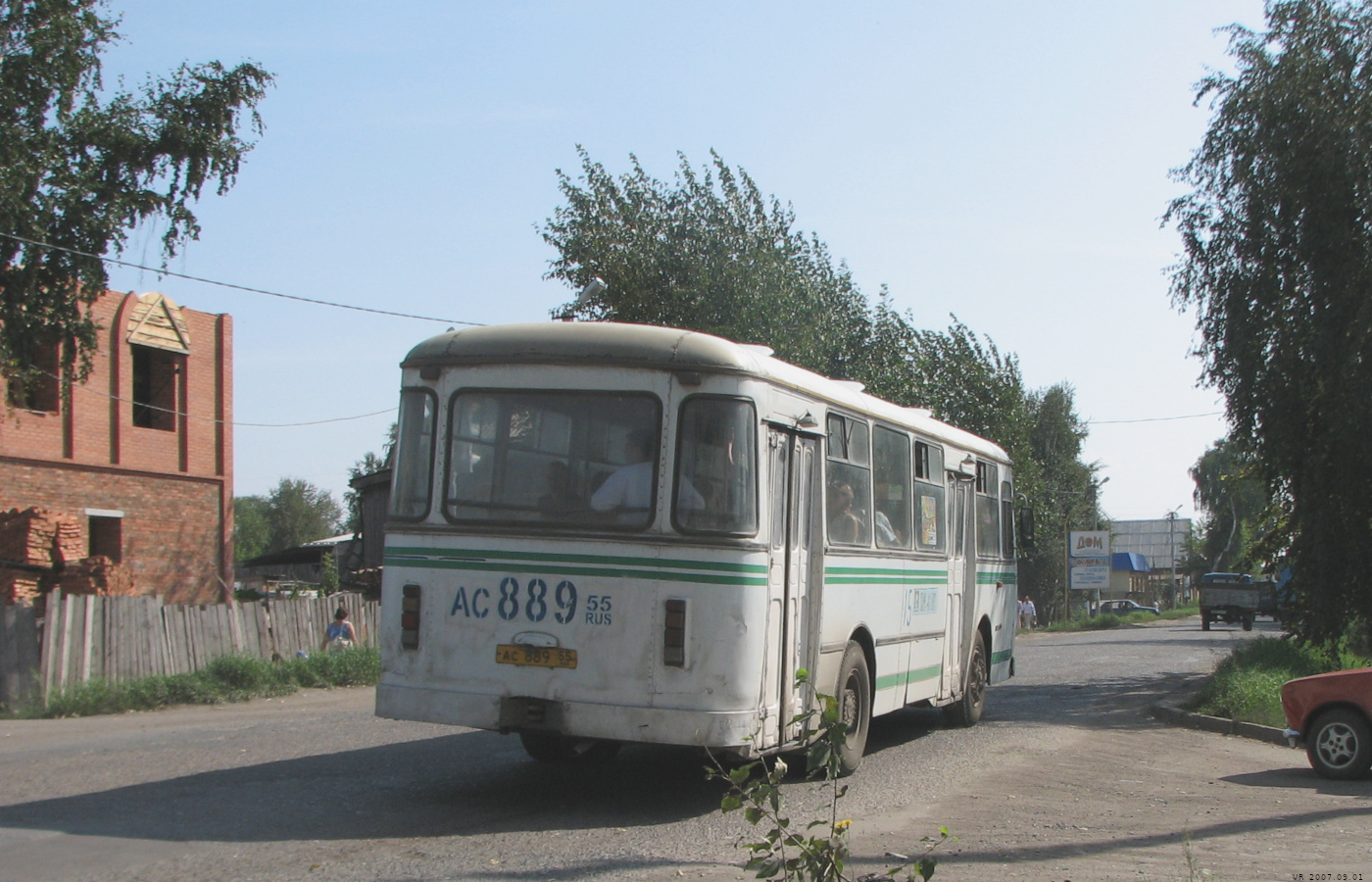 Omsk region, LiAZ-677M č. 15