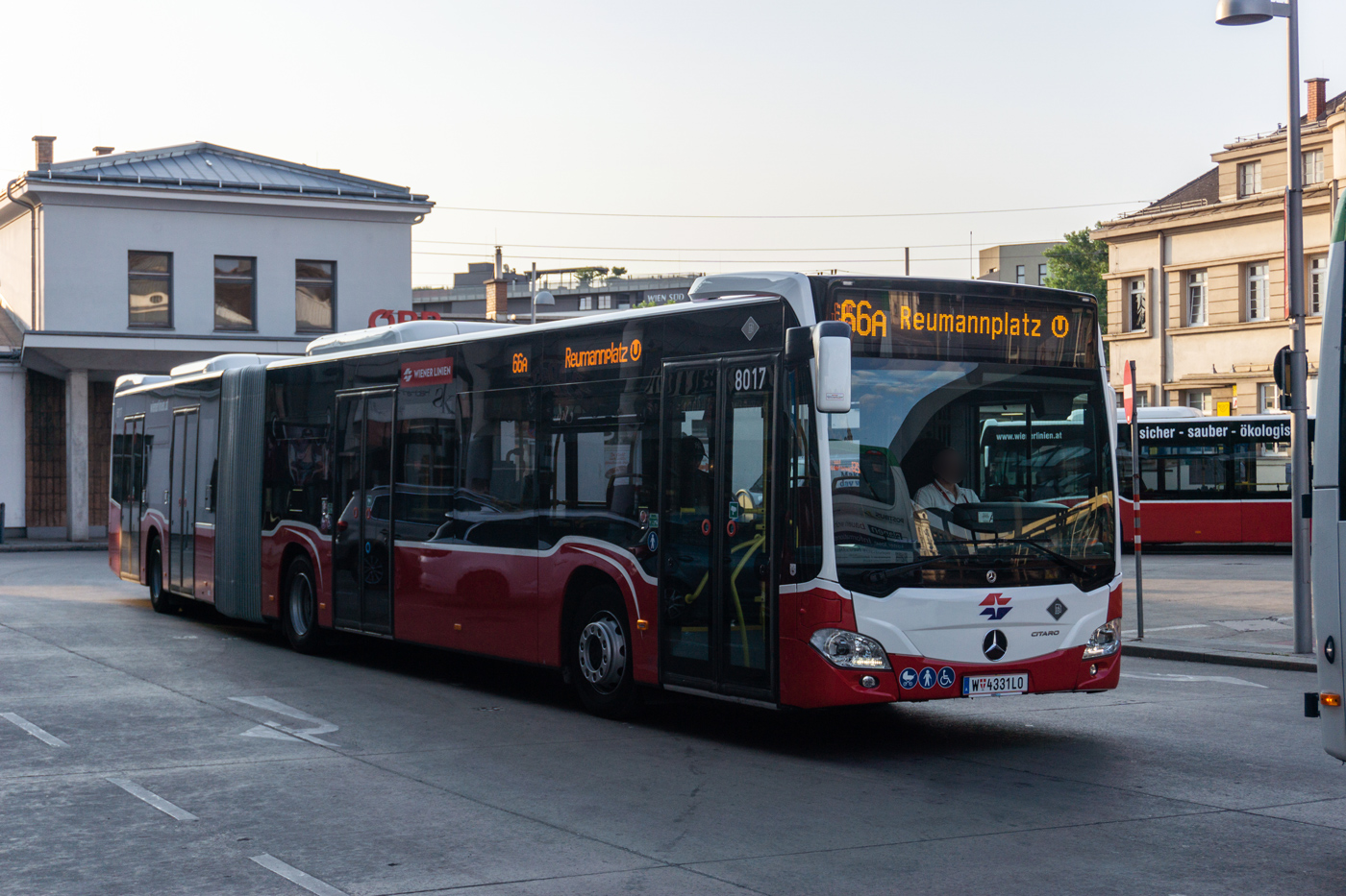 Австрия, Mercedes-Benz Citaro C2 G № 8017