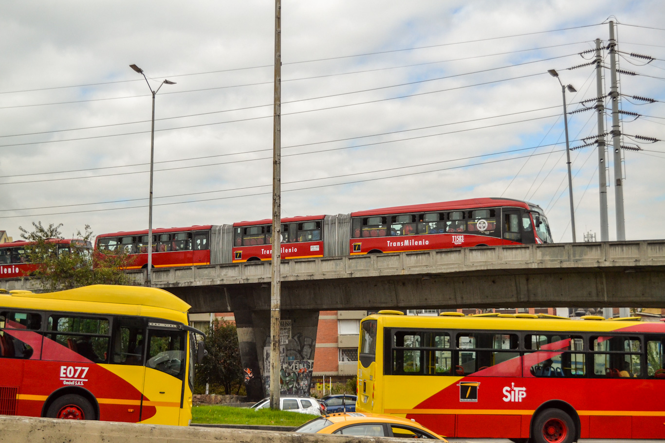 Колумбия, Marcopolo Gran Viale Biarticulado № E077; Колумбия, Marcopolo Gran Viale Biarticulado № E114; Колумбия — Diferentes fotos