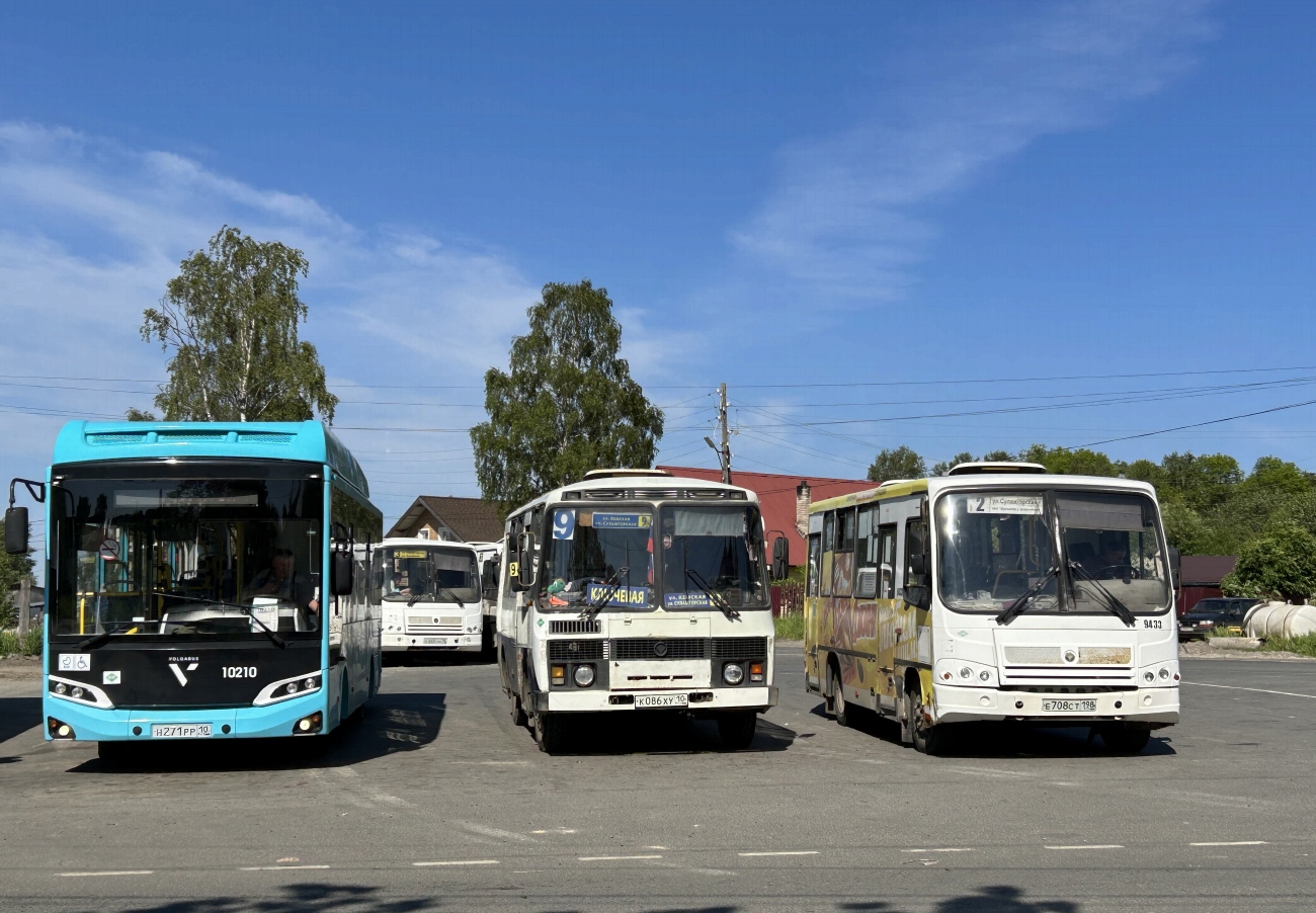 Карелия, Volgabus-4298.G4 (CNG) № 10210; Карелия, ПАЗ-32054 № К 086 ХУ 10; Карелия, ПАЗ-320302-08 № 9433