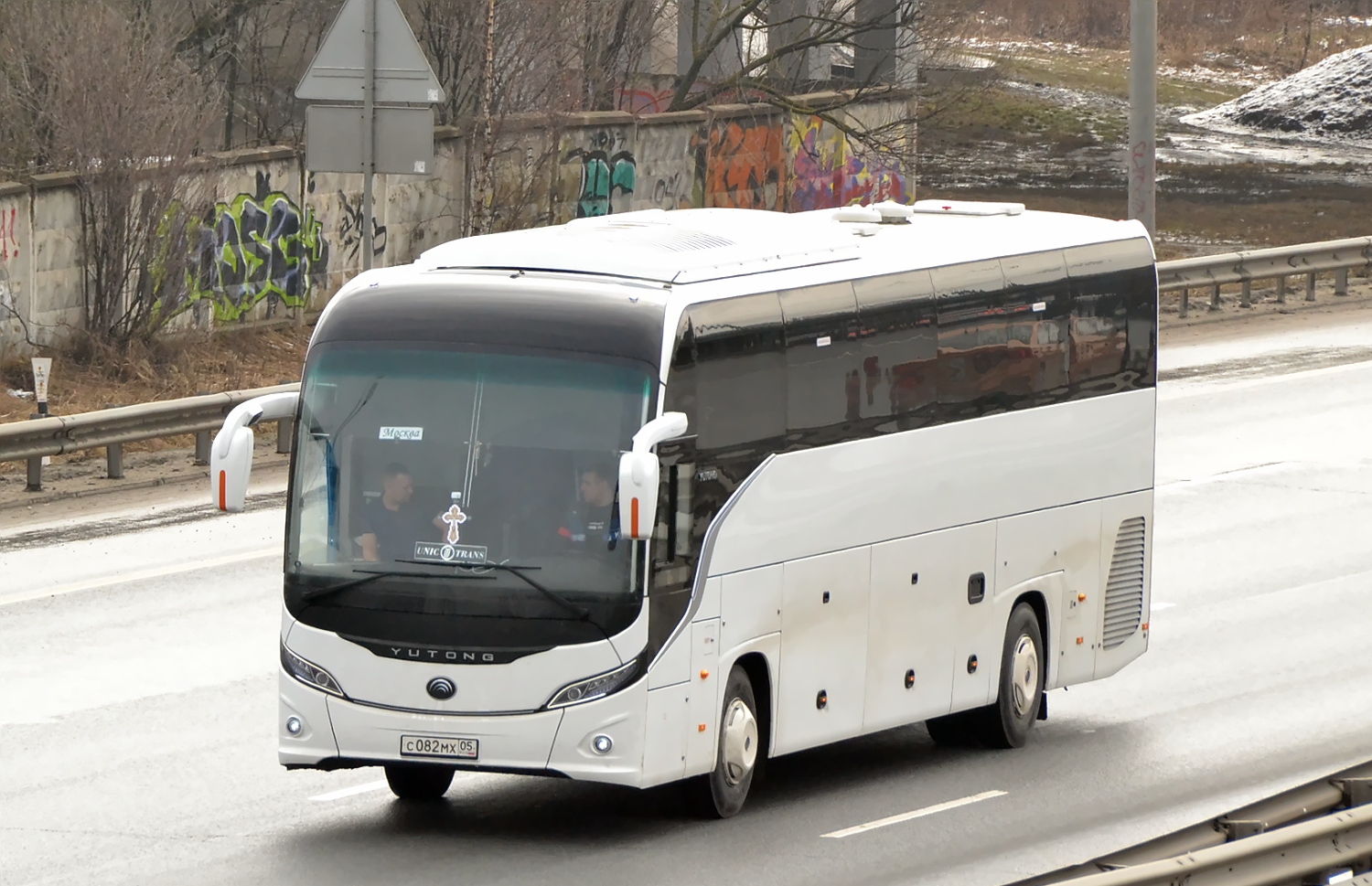 Луганская область, Yutong C12PRO (ZK6128H) № С 082 МХ 05