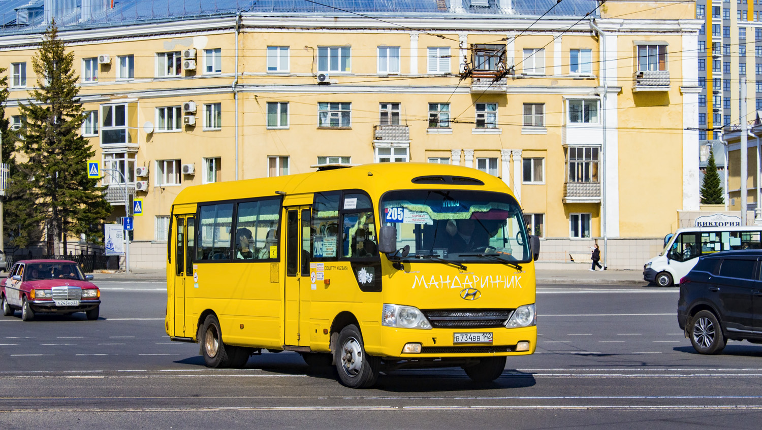 Алтайский край, Hyundai County Kuzbass № В 734 ВВ 142