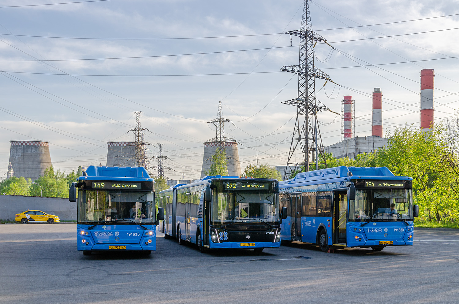 Moskau, LiAZ-5292.71 Nr. 191636; Moskau, LiAZ-6213.65 Nr. 191683