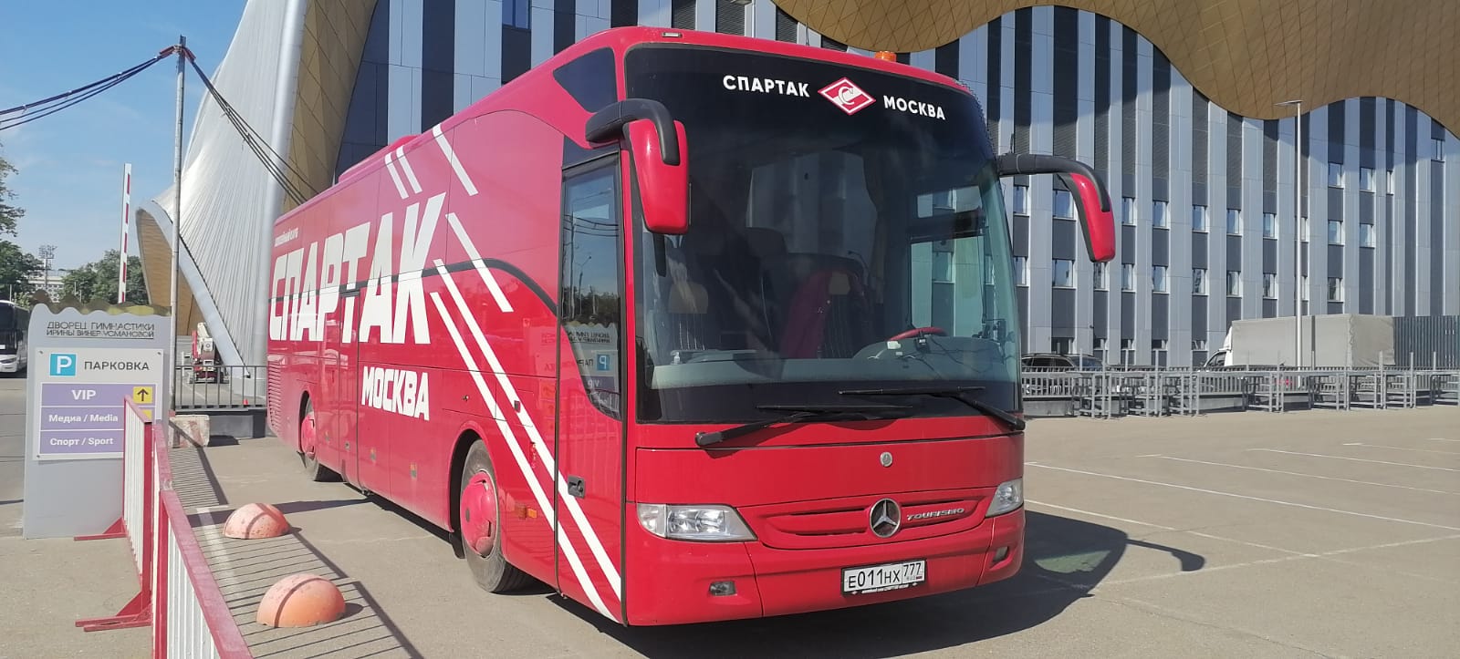 Москва, Mercedes-Benz Tourismo II 15RHD № Е 011 НХ 777