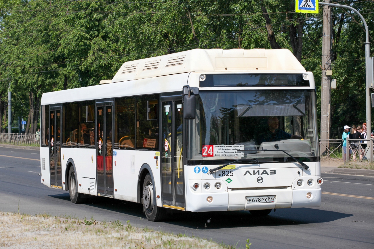 Новгородская область, ЛиАЗ-5292.67 (CNG) № 825