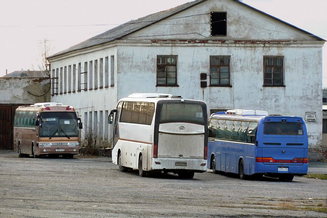 Свердловская область, Kia Granbird № Р 823 ОВ 96; Свердловская область, King Long XMQ6129Y № Е 222 ВС 196