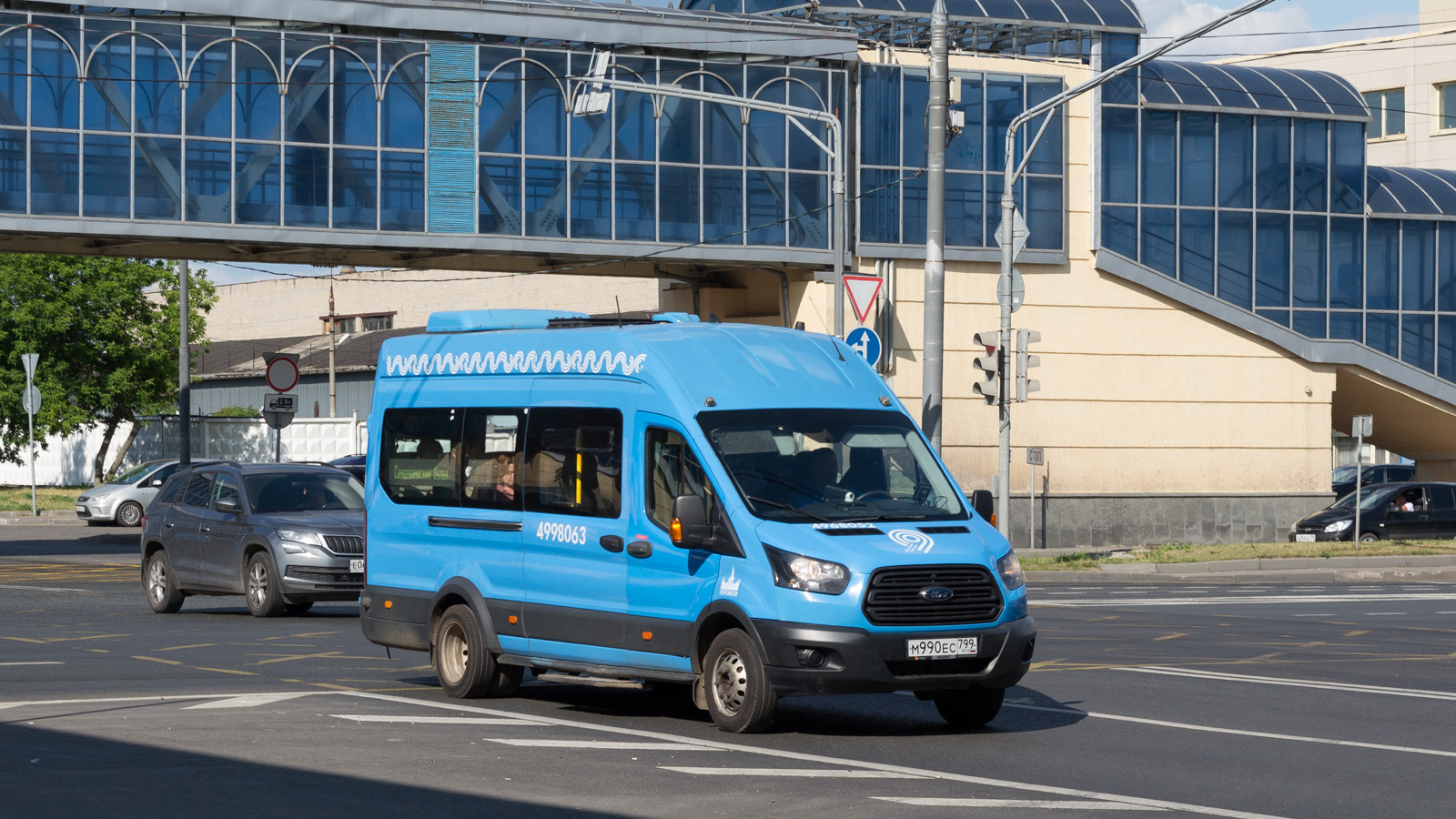 Москва, Ford Transit FBD [RUS] (Z6F.ESG.) № 4998063