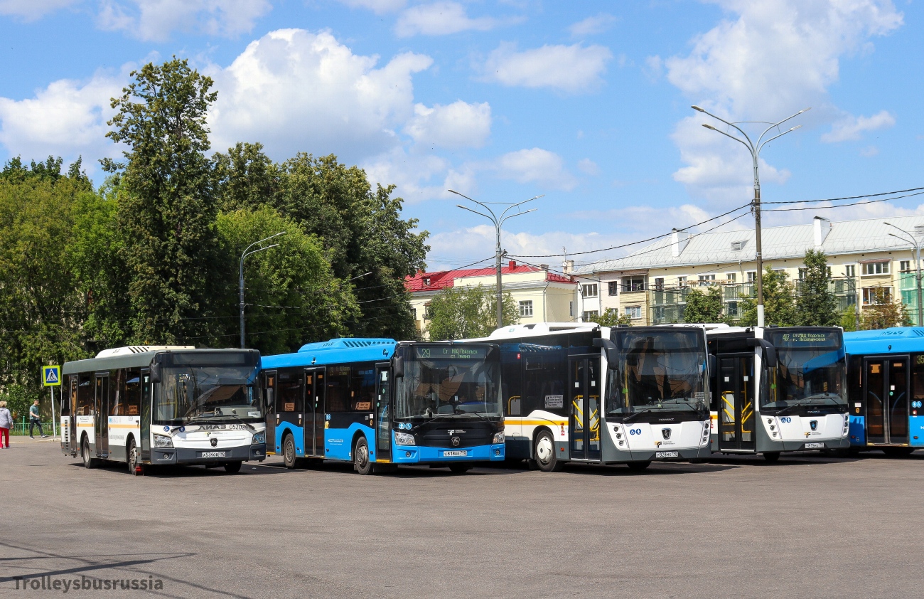 Московская область, ЛиАЗ-4292.60 (1-2-1) № 052024; Московская область, ЛиАЗ-4292.60 (1-2-1) № 052121; Московская область, НефАЗ-5299-31-52 № 051127; Московская область, НефАЗ-5299-31-52 № 051126