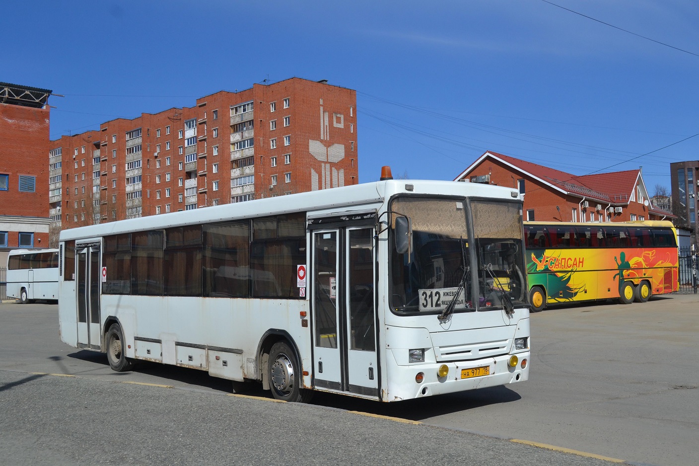 Udmurtia, NefAZ-5299-11-32 Nr. НА 977 18