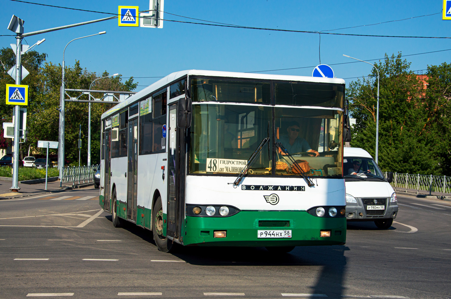 Пензенская область, Волжанин-5270-10-04 № Р 944 НХ 58