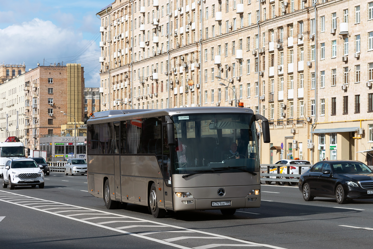 Масква, Mercedes-Benz O560 Intouro RH № Е 741 ОХ 199