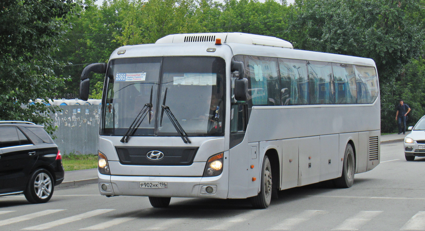 Свердловская область, Hyundai Universe Space Luxury № Р 902 НК 196