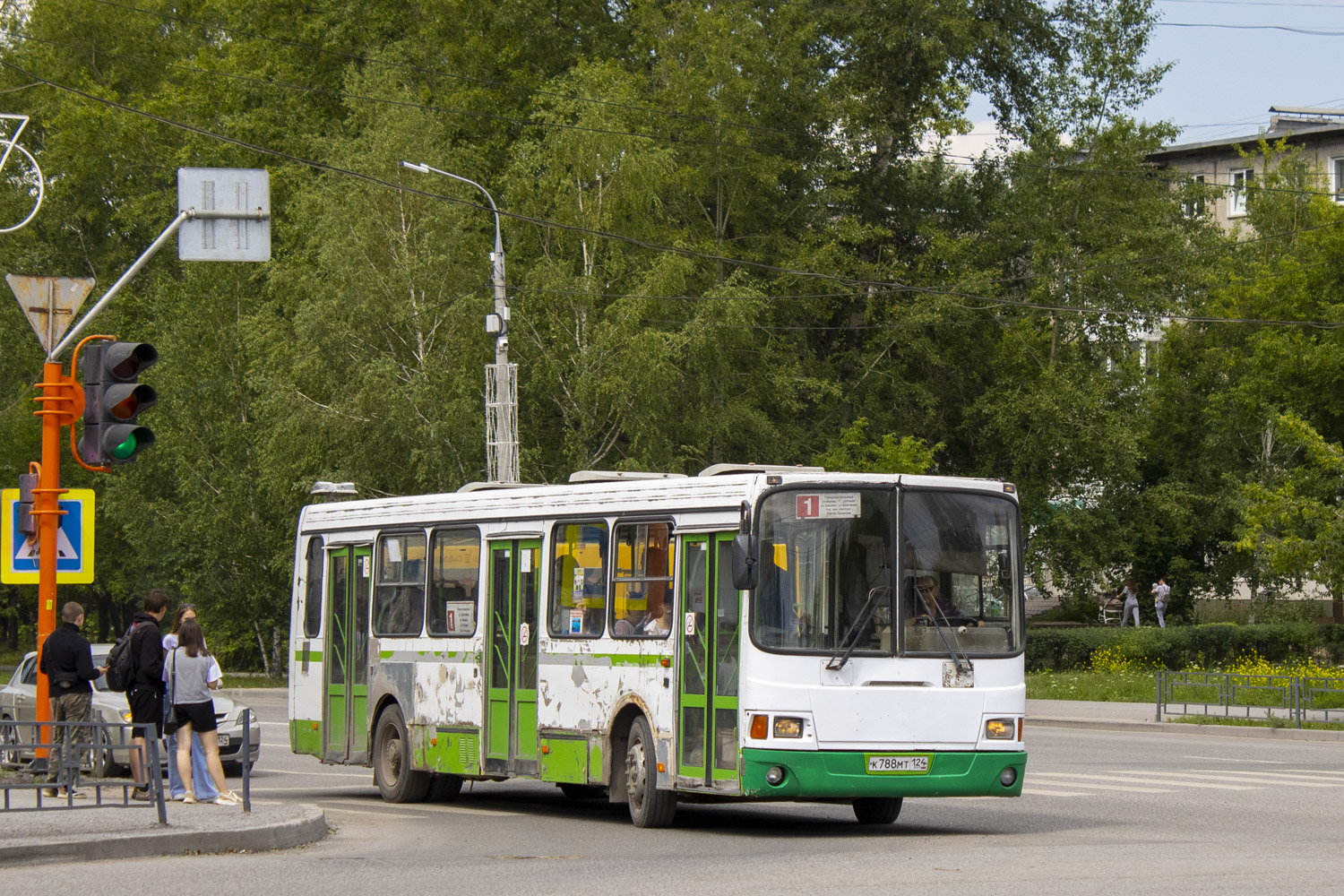 Region Krasnojarsk, LiAZ-5256.25 Nr. К 788 МТ 124