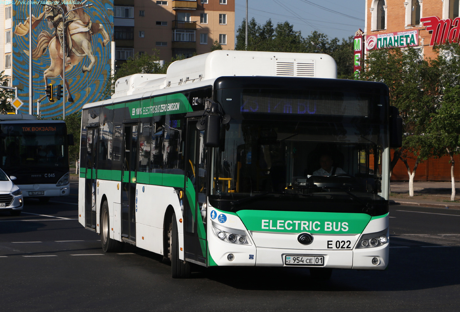 Astana, Yutong E12 (ZK6128BEVG) (SaryarkaAvtoProm) č. E022