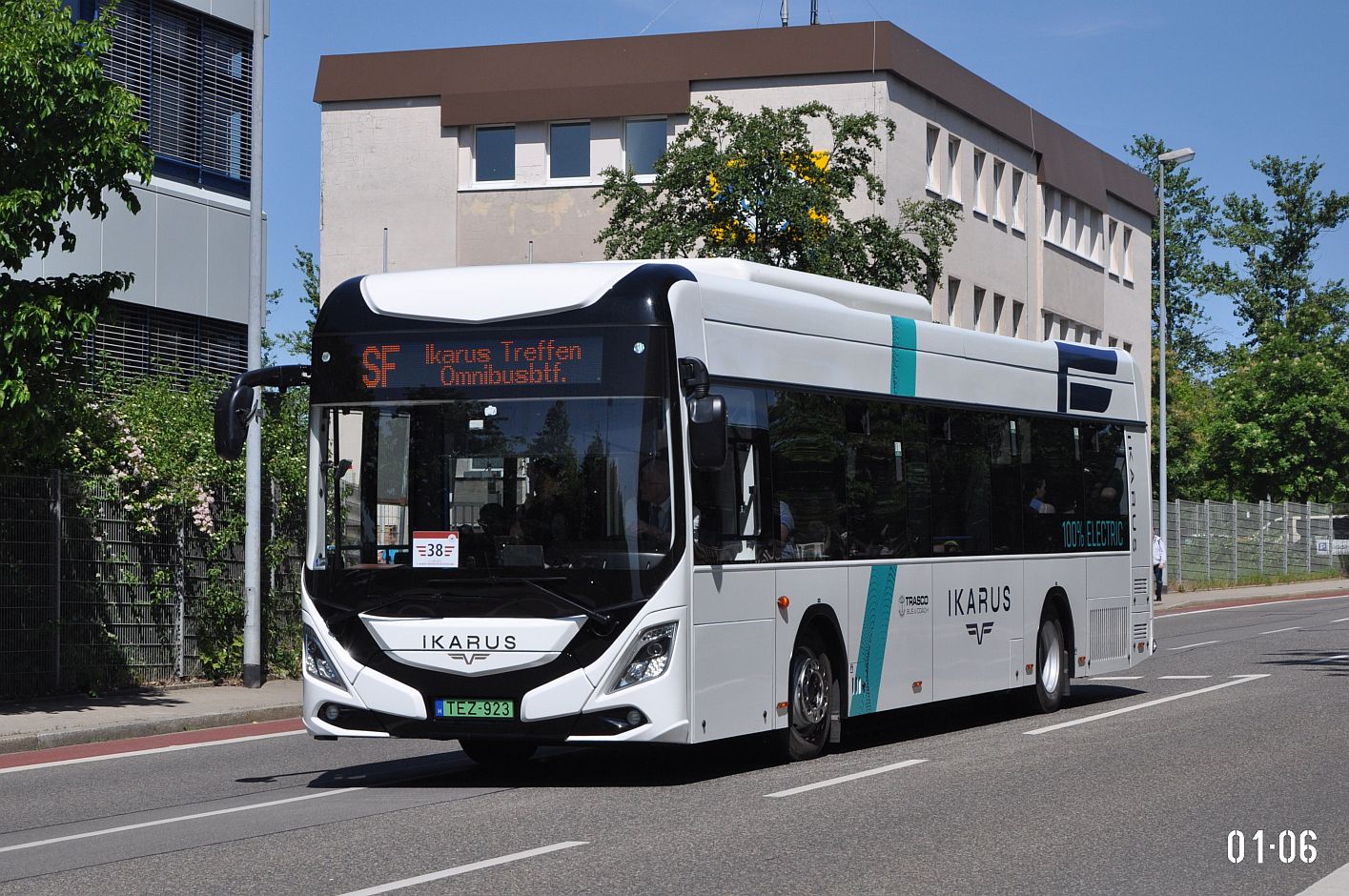 Sachsen, Ikarus 120.EL Nr. TEZ-923; Sachsen — 7. Ikarus-Bus-Treffen in Deutschland — Chemnitz 03.06.2023