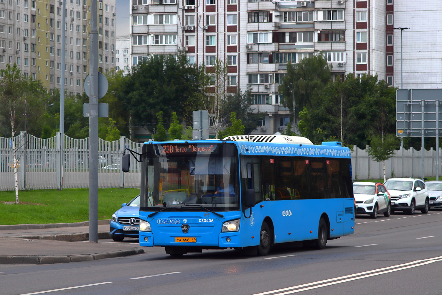 Moskau, LiAZ-4292.60 (1-2-1) Nr. 030406