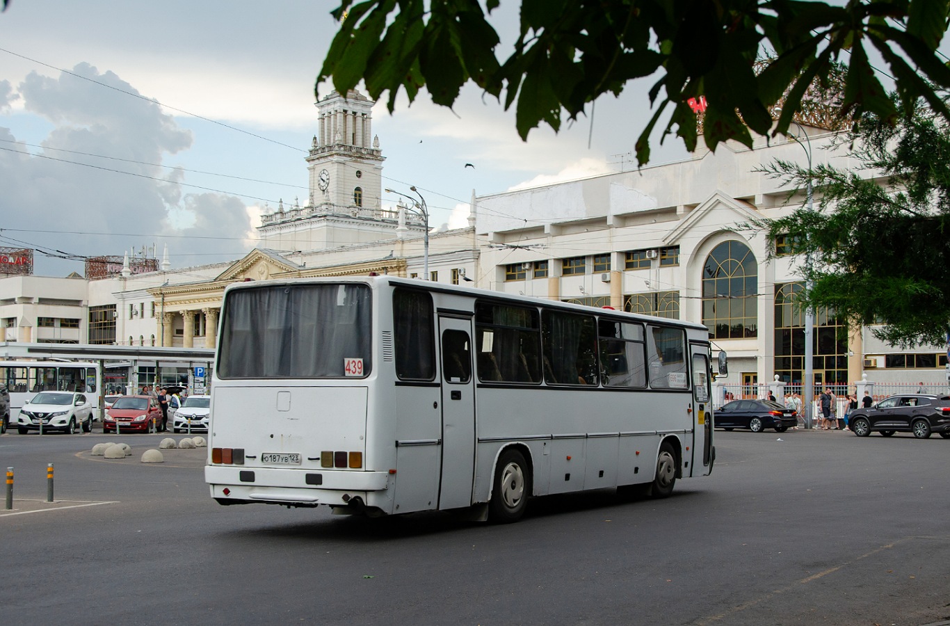 Адыгея, Ikarus 256.21H № О 187 УВ 123