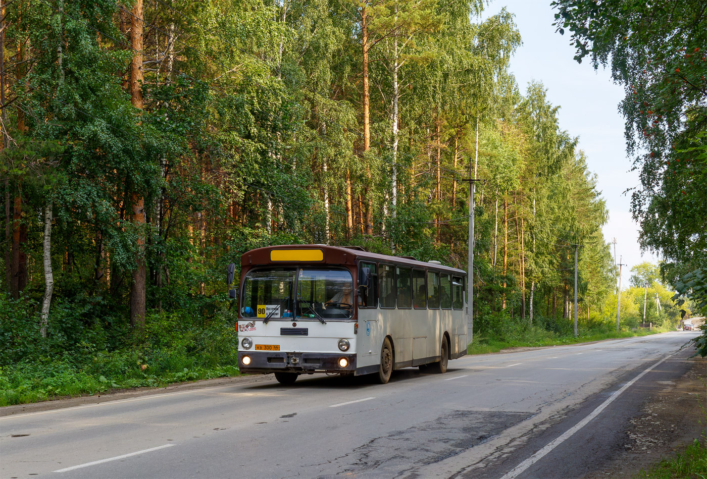 Свердловская область, Mercedes-Benz O305 № КВ 300 66