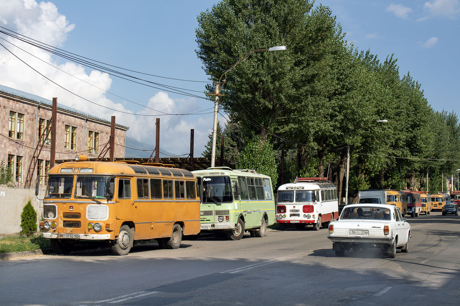 Армения, ПАЗ-672М № 37 GD 983; Армения, ПАЗ-3205*  (двери 2-1) № 37 TM 078