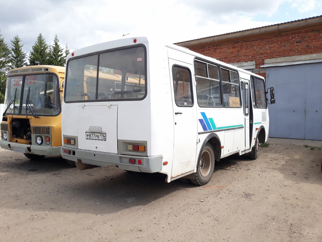 Чувашия, ПАЗ-32053-70 № А 044 НК 21; Чувашия, ПАЗ-32053 № Р 877 РВ 116
